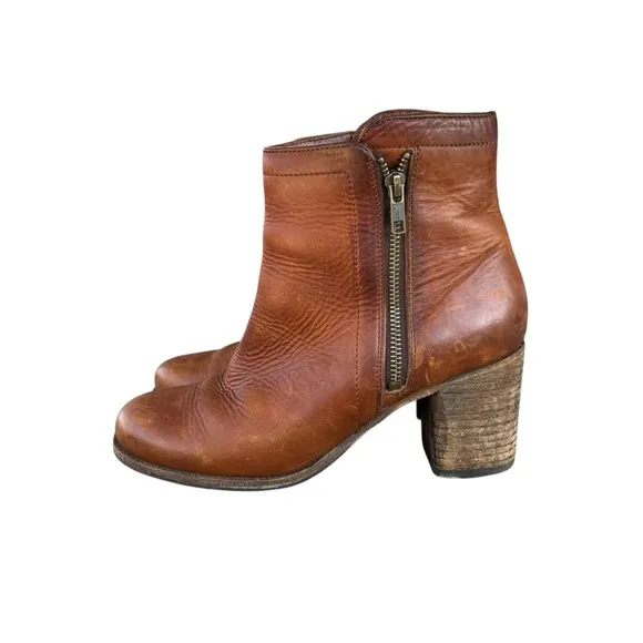 Frye Addie Double Zip Moto Ankle Boot Cognac Distressed Leather Size 9 NICE!