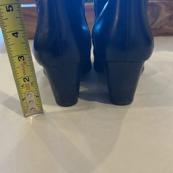 Frye Classic Jennifer Pointed Toe Ankle Bootie boot boots Black Leather Sz 8 EUC