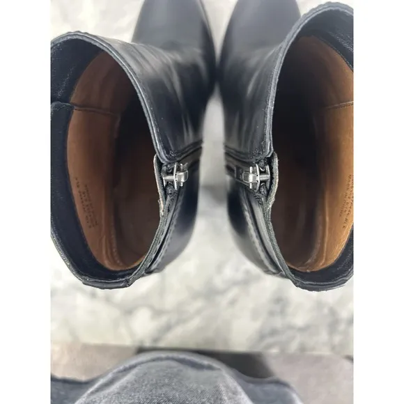 Frye Claude Jodhpur Black Leather Buckle Detail Heeled Booties Size 6.5 Classic