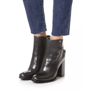 Frye Claude Jodhpur Black Leather Buckle Detail Heeled Booties Size 6.5 Classic