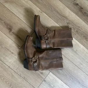 Frye Harness 12R boot like new