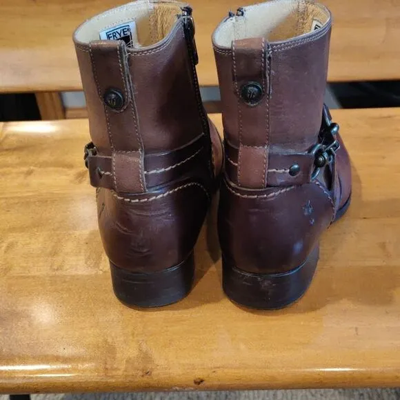 Frye harness ankle boots size zip size 6.5