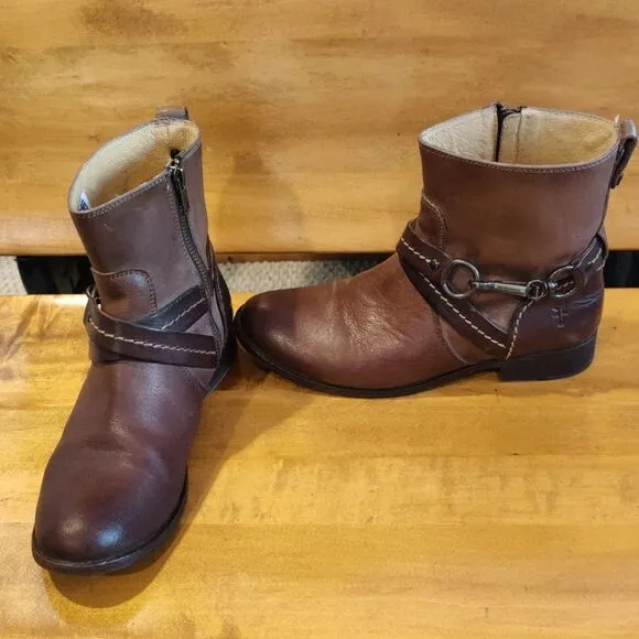 Frye harness ankle boots size zip size 6.5