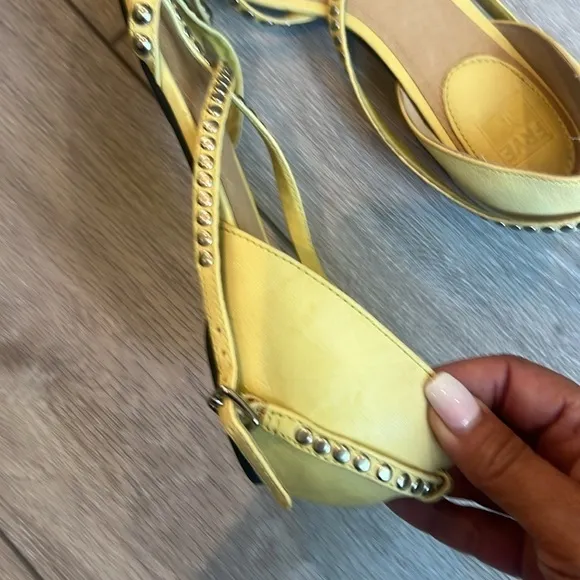 Frye Margot yellow studded leather cross strap sandals size 9