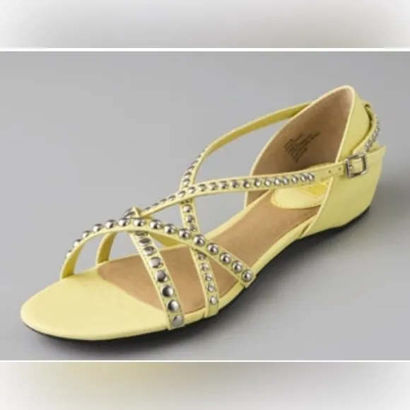 Frye Margot yellow studded leather cross strap sandals size 9