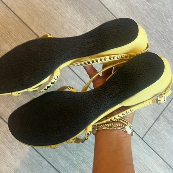 Frye Margot yellow studded leather cross strap sandals size 9