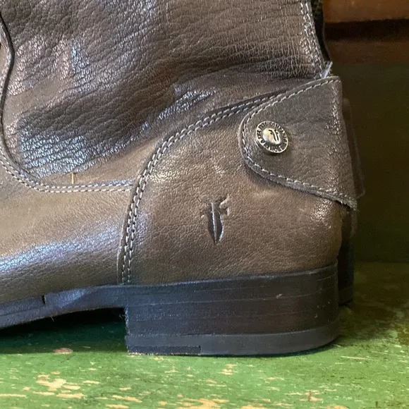 Frye Melissa Button Leather Back Zip Boots- Size 8