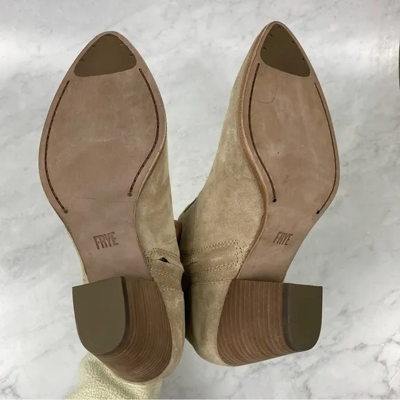 Frye: Western Zip Up Chunky Heel Heeled Booties Ankle Boots Size 9 (NWOT)