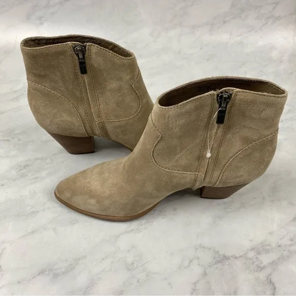 Frye: Western Zip Up Chunky Heel Heeled Booties Ankle Boots Size 9 (NWOT)