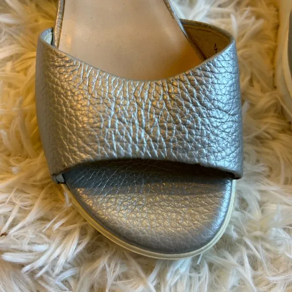 Gadea silver platform leather wedge sandals size 7 (38)
