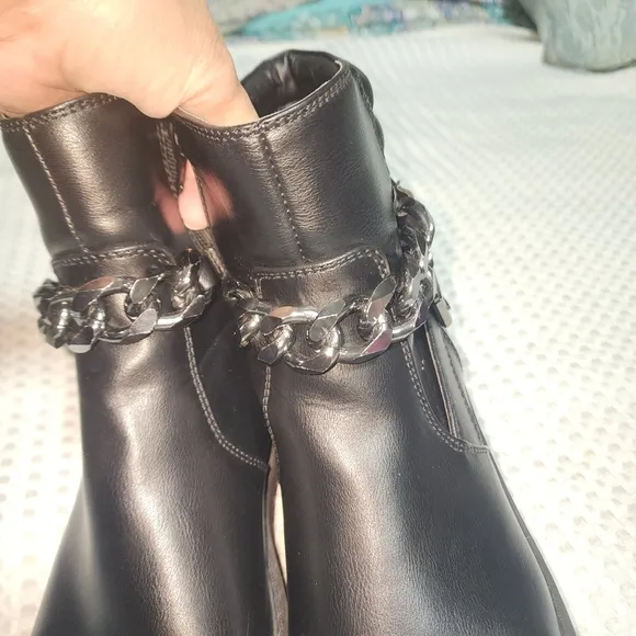 GBG LOS ANGELES EUC WOMENS SZ 9M CHUNKY HEEL MOTO BOOTS