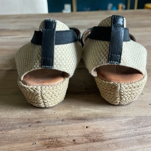 Gentle Souls Luci Black Leather Summer Wedge Women's Sandals size 10 EUC