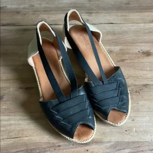 Gentle Souls Luci Black Leather Summer Wedge Women's Sandals size 10 EUC