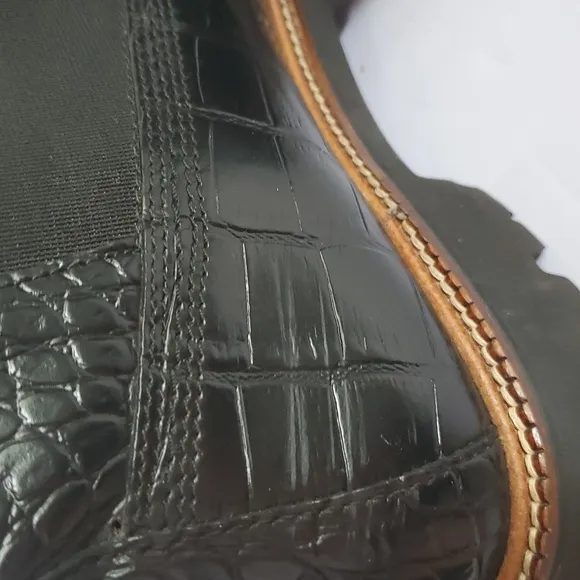 G.H. Bass &amp; Co. Black Ankle Boots with Chunky Sole Women's Size 10 Croc Embossed