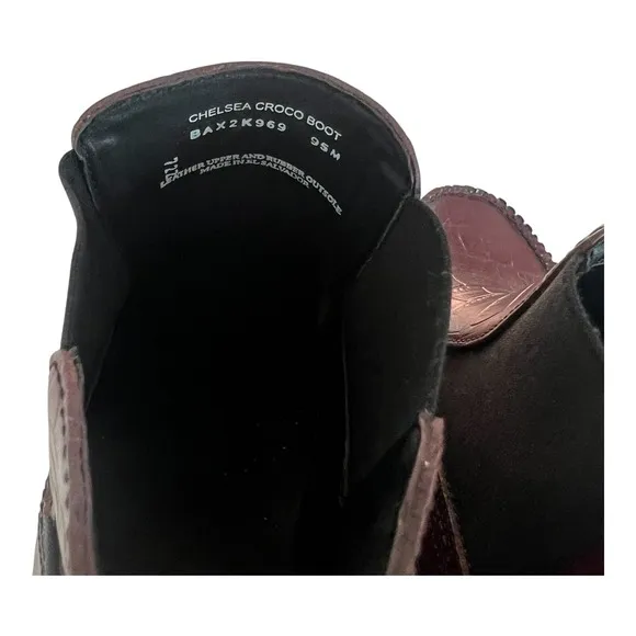 G.H. Bass &amp; Co. Maroon Ankle Boots Chunky Sole Women's Size 9.5 Croc Embossed