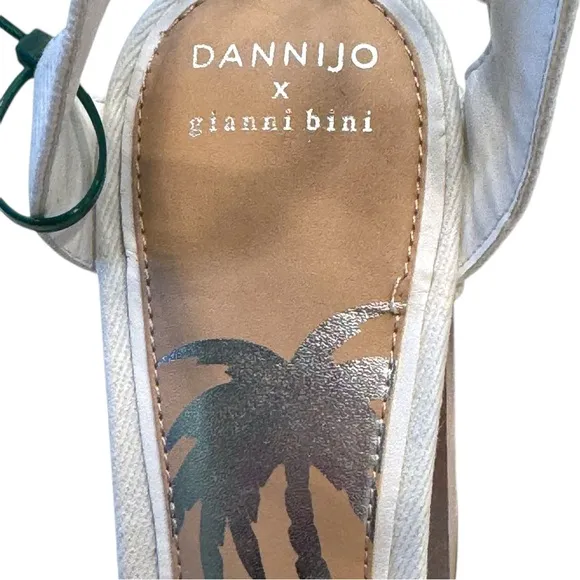 Gianni Bini DAISY White Denim Studded Platform Sandals