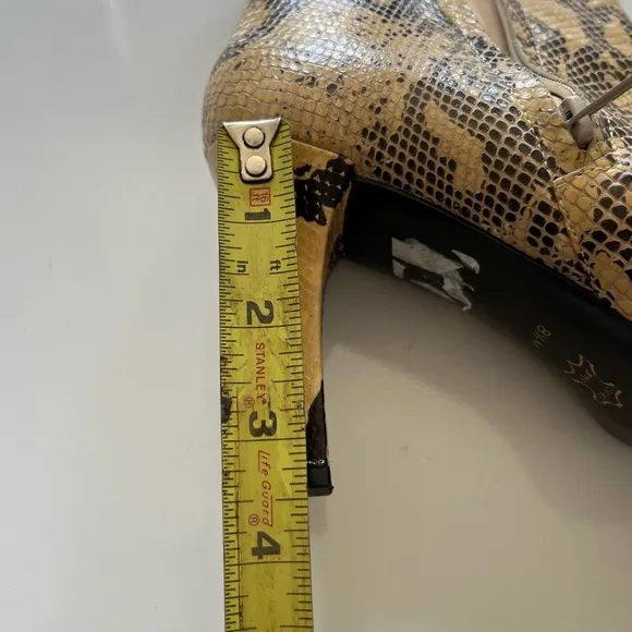 Gianni Bini snakeskin pointed toe Heeled Boots