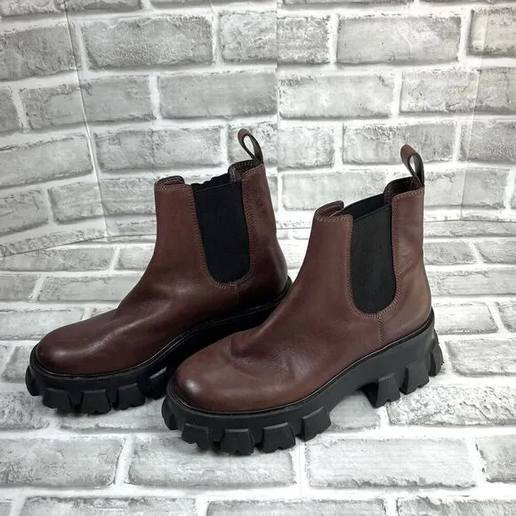 Gianni Bini  Women's Size 7 Plum Leather Lug Sole Chelsea Platform Chunky Boots