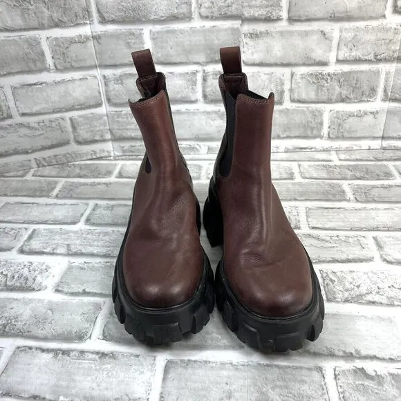 Gianni Bini  Women's Size 7 Plum Leather Lug Sole Chelsea Platform Chunky Boots