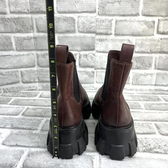 Gianni Bini  Women's Size 7 Plum Leather Lug Sole Chelsea Platform Chunky Boots