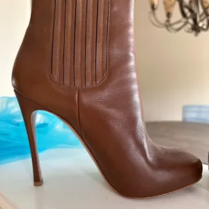 Gianvito Rossi Classic Saddle Brown Booties