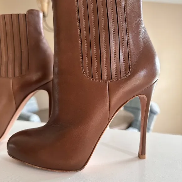 Gianvito Rossi Classic Saddle Brown Booties