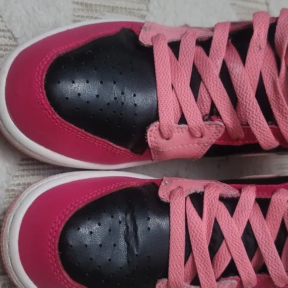 Girls Nike Air Jordan 1 Mid Coral Chalk Sz 3Y