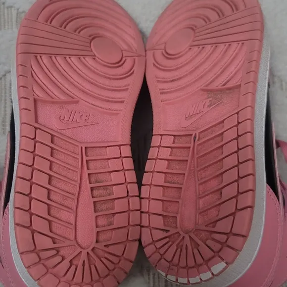 Girls Nike Air Jordan 1 Mid Coral Chalk Sz 3Y