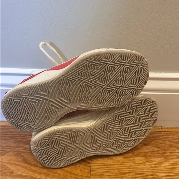 GIRLS size 3.5 Nike Giannis Freak 6 Basketball Sneakers