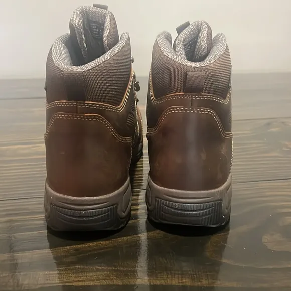 Great condition DREW brand Trek waterproof proof leather boots