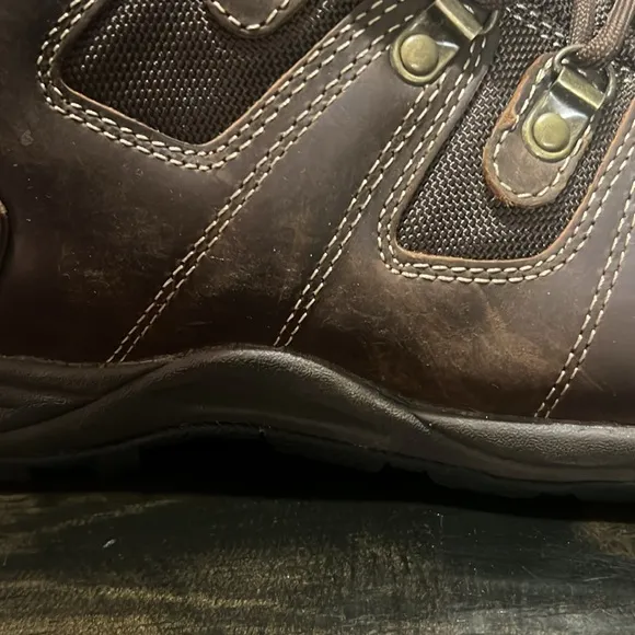 Great condition DREW brand Trek waterproof proof leather boots