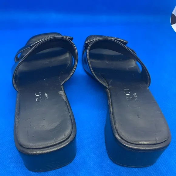 Gucci black leather sandals 106 1260 34 1/2 C