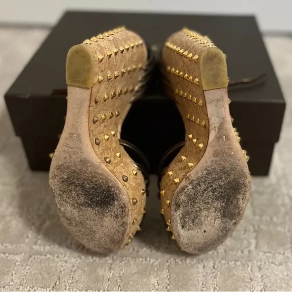 🔥GUCCI Leather Cork Studded Wedge Sandals in Light Bronze