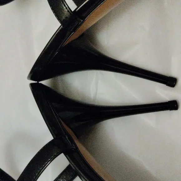 GUCCI Sand Pelle Vernice Soft Metal Sandals