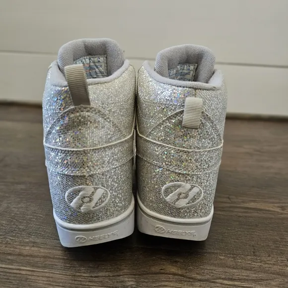 Heelys Uptown Silver Disco Glitter Shoes With Wheels sz 6