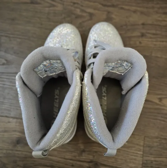 Heelys Uptown Silver Disco Glitter Shoes With Wheels sz 6