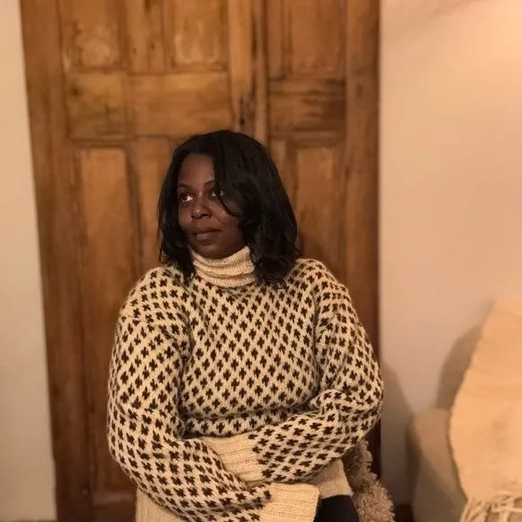 Houndstooth cream and brown vintage turtleneck wool long sleeve knit sweater