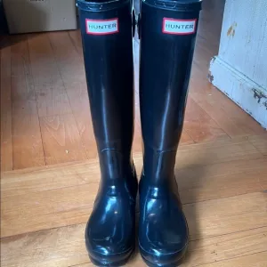 Hunter Classic Black Rain Boots Size 6