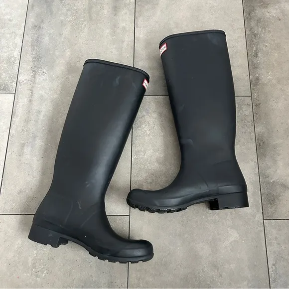 Hunter Women's Original Tall Matte Boots black waterproof rain boots US 8