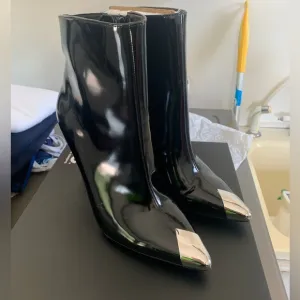 INC International Boots.‼️ ROHESEPBLK SM10 M