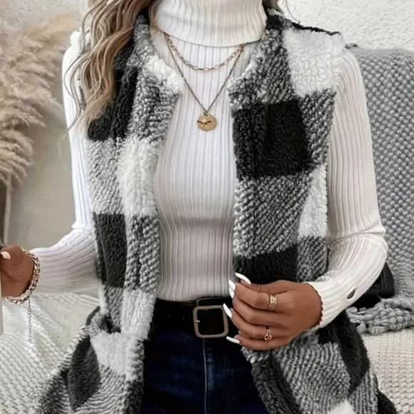 Ivy Sherpa Vest Coat - Black