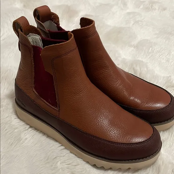Jambu Women’s Gabby Waterproof Brown and Red Ankle Boots with Chunky Platform
