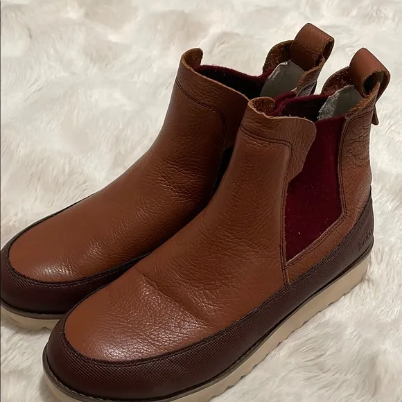 Jambu Women’s Gabby Waterproof Brown and Red Ankle Boots with Chunky Platform