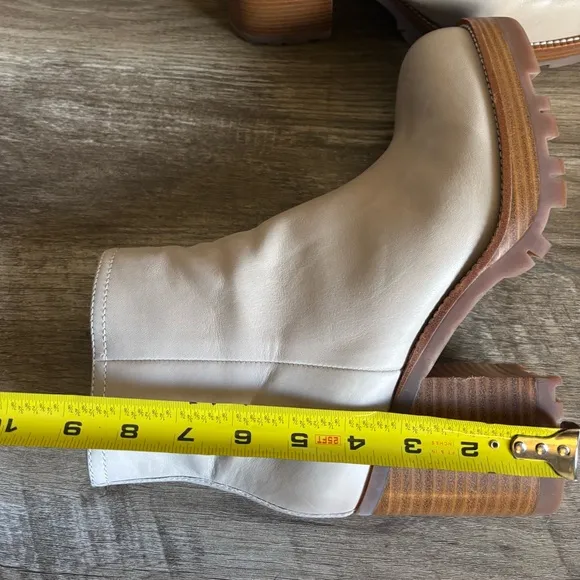 Jeffrey Campbell Chunky Heel Abundant Ice Beige Lug Sole Ankle Boots