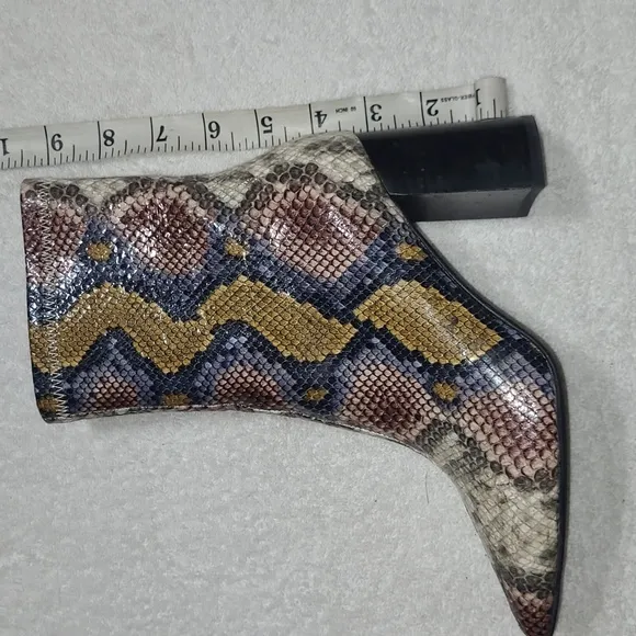 Jeffrey Campbell Coma 3 Pointed Toe Snake Print Boots Size 6