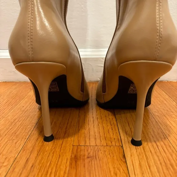 Jeffrey Campbell | Darlings Pointed Toe Heeled Boots In Bone Tan Color Size 8.5