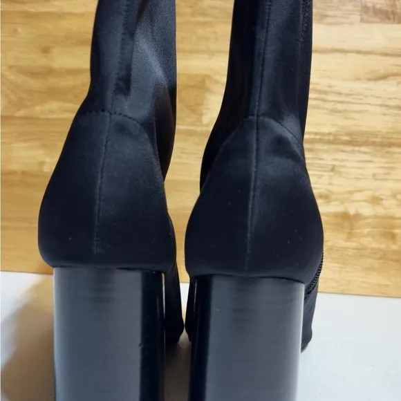 Jeffrey Campbell Siren Black Neoprene boot pointed toe Ankle Boots size 9m
