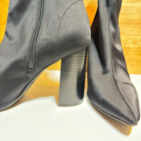 Jeffrey Campbell Siren Black Neoprene boot pointed toe Ankle Boots size 9m