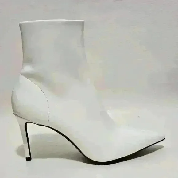 Jeffrey Campbell women’s daring vegan pointed toe booties size 5.5