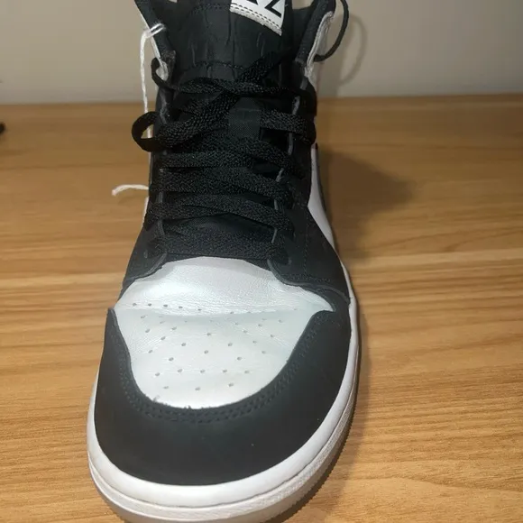 Jordan 1 mid diamond size 10.5